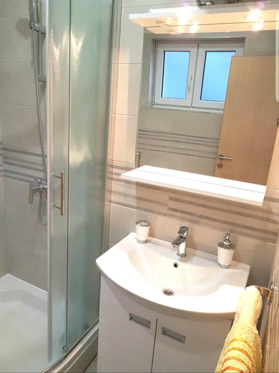 Dalibor, - Omis Apartamento *